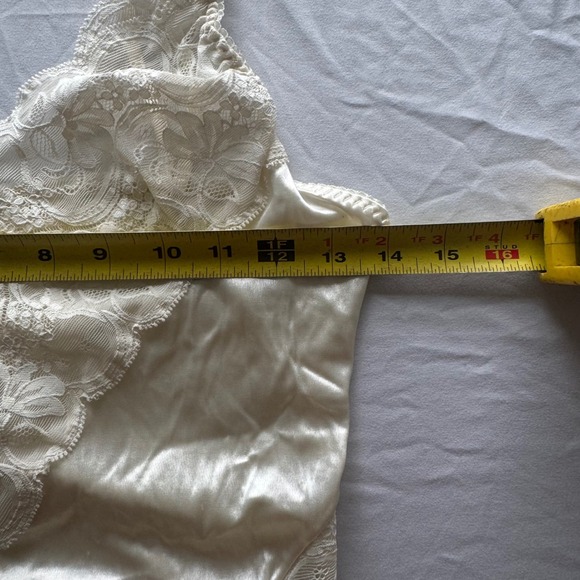 Victoria's Secret Ivory Satin Lace Trim Teddy Bodysuit Lingerie Medium Vintage - Picture 11 of 13